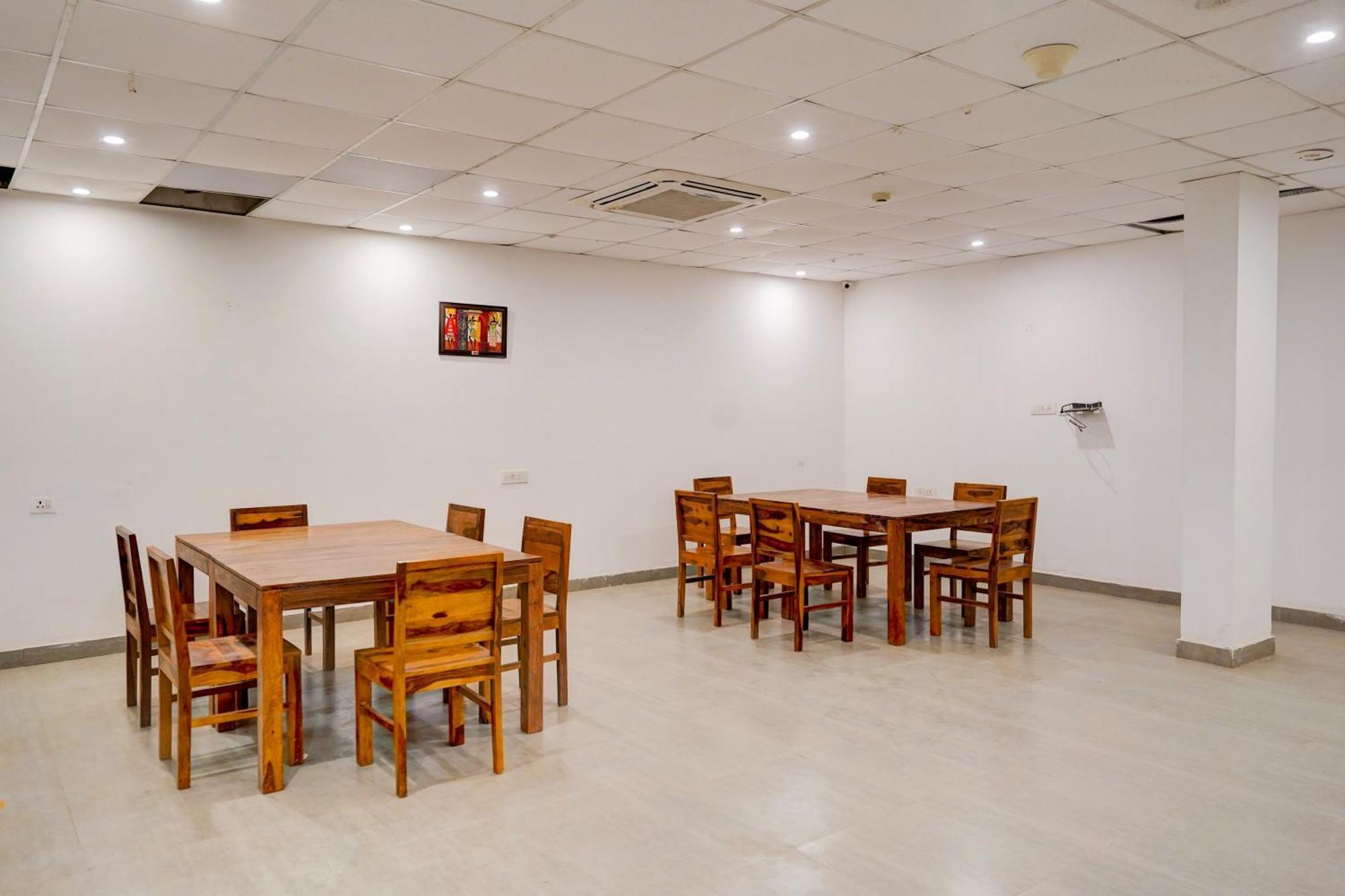 Townhouse Delight Inn Gurgaon Exterior foto